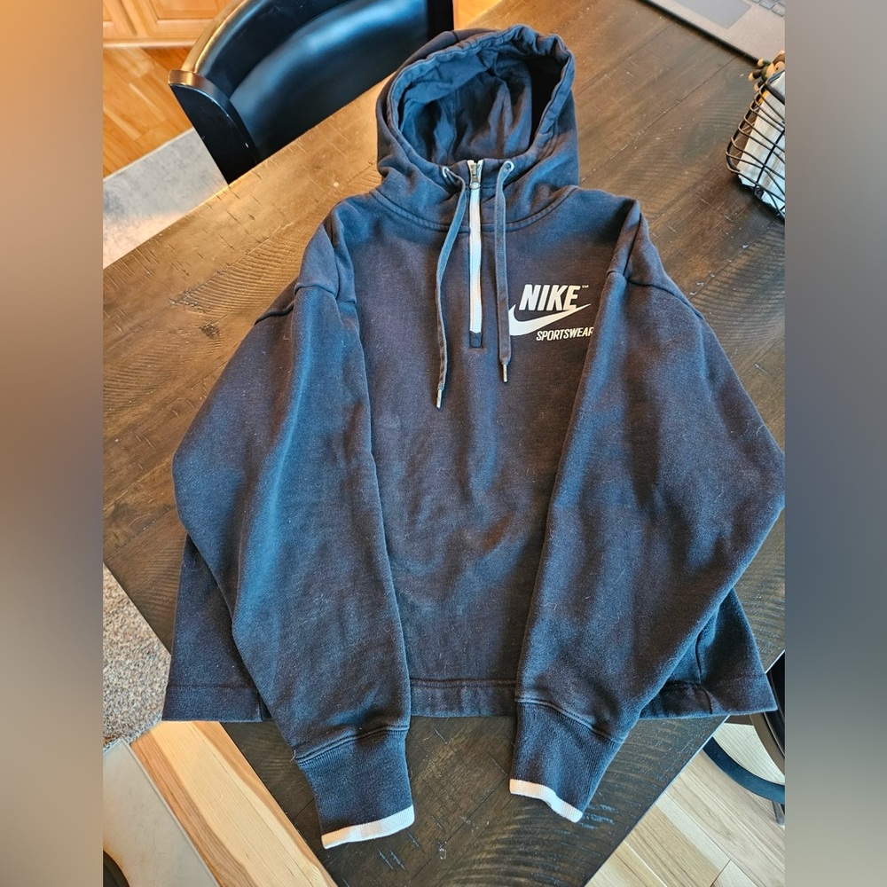 Small Black Nike Crop Hoodie